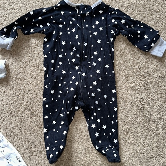 Gerber 0-3 months footies - Picture 3 of 5